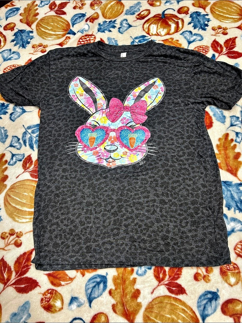 Bunny Graphic Short Sleeve Tee in Black